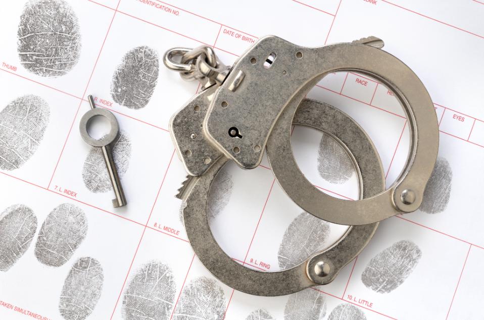 Delito de homicidio imprudente: diferencias con el doloso, penas y defensa legal