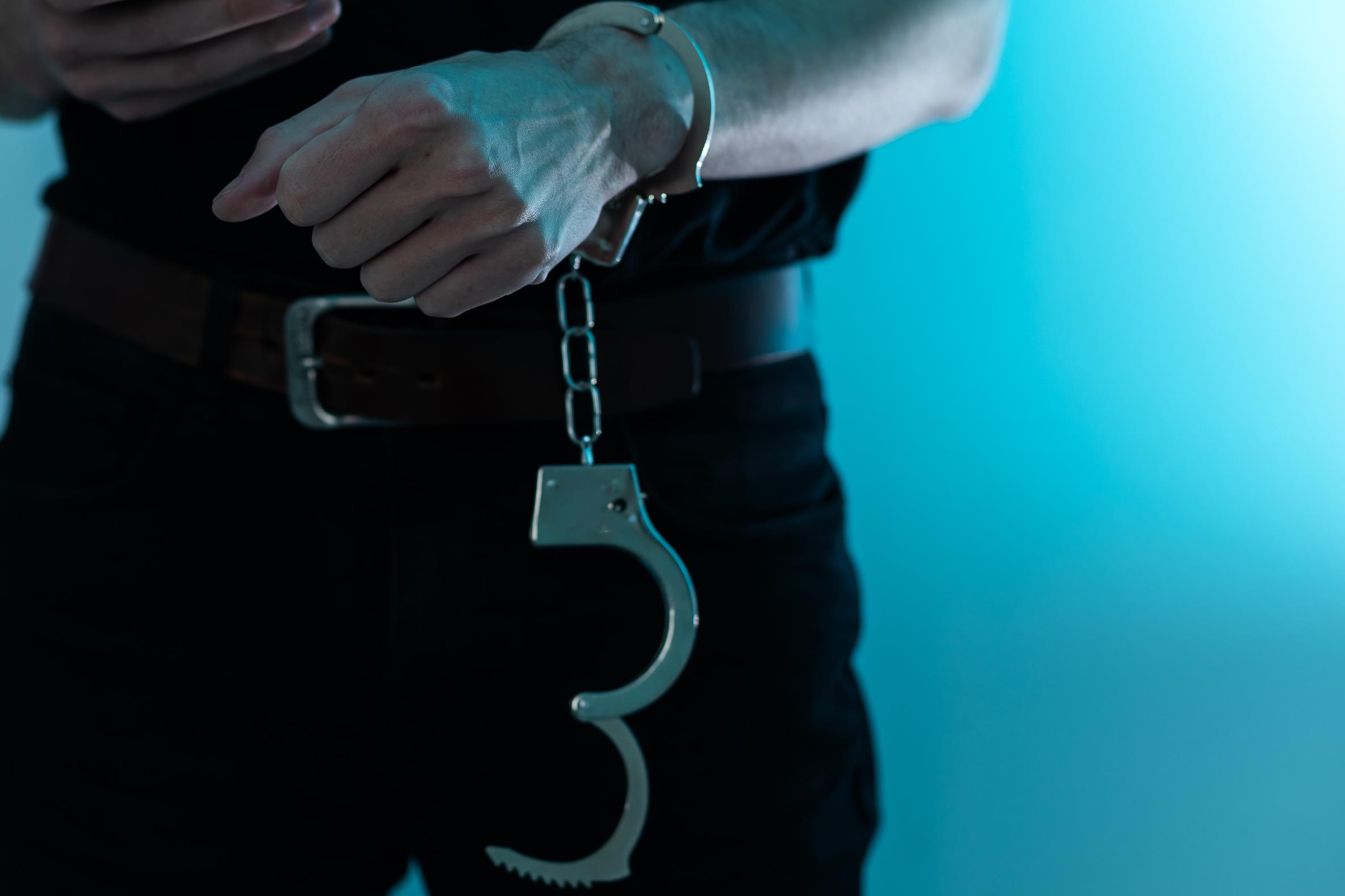 delito homicidio imprudemnte - Morez Abogados hombre detenido por delito de homicidio imprudente